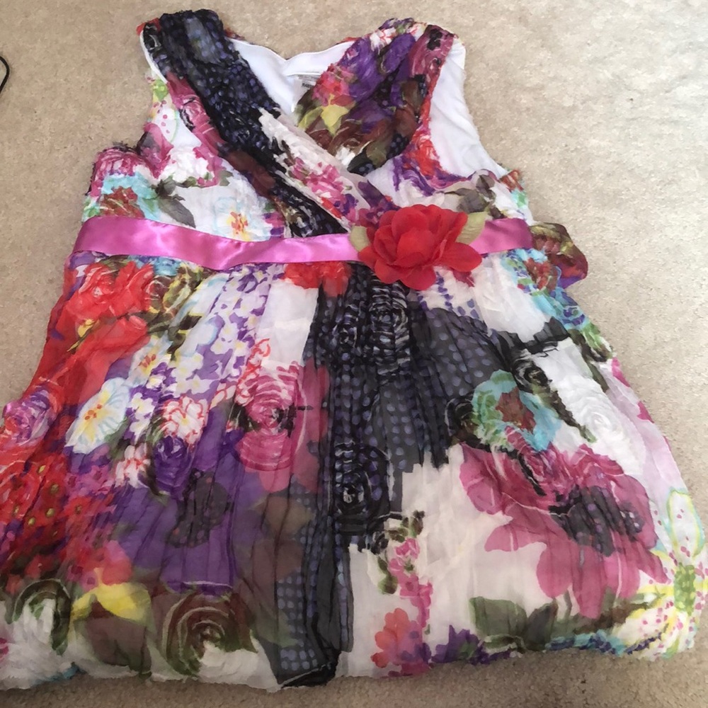 Spring sale 💕💐Beautiful dress for a girl